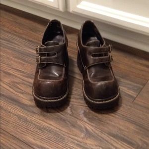 90's Brown chunky heels